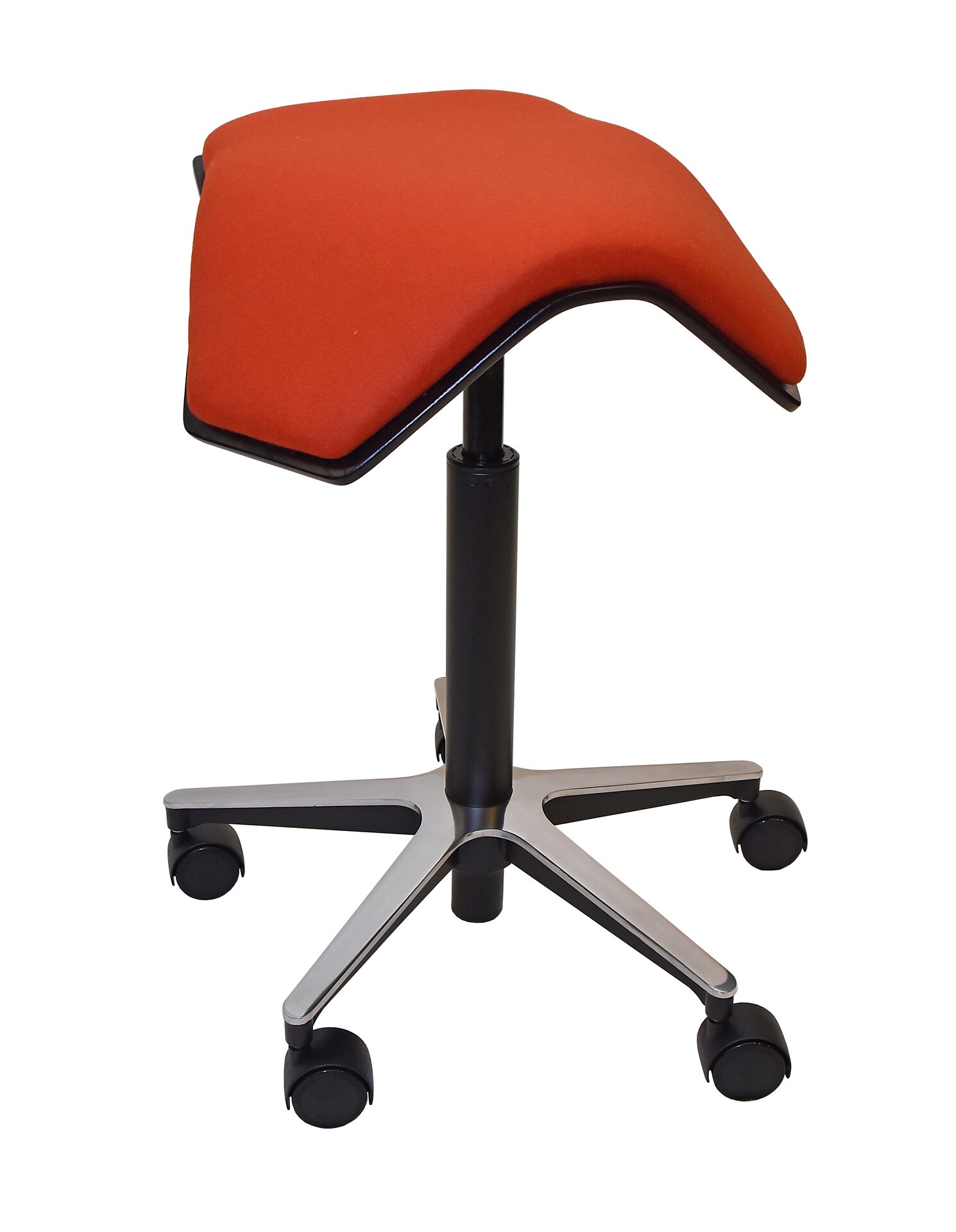 MyKolme design Oy ILOA One -työtuoli erikoiskankaalla Musta saarni / oranssi Blazer-kangas