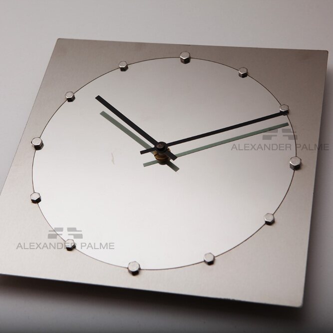 Alexander Palme M4 M5 Wall Clock In the center Clear and from the edges brushed