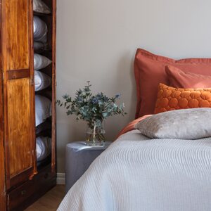 Lennol Oy Tokio decorative pillow, cognacbruin