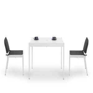 Vivero La Table -tuoli teräsjaloilla ja huopaverhoilulla