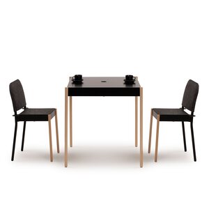 Vivero La Table -tuoli puisilla etujaloilla ja huopaverhoilulla