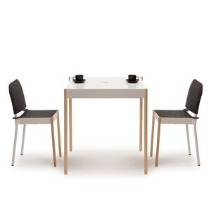 Vivero La Table -tuoli puisilla etujaloilla ja huopaverhoilulla