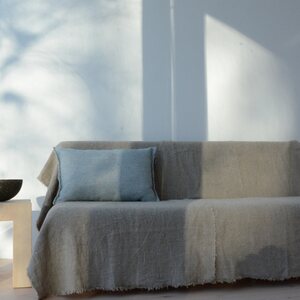Bonden Kaarnas-villakoristetyyny, Woad / indigo blue tone and natural beige