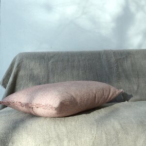 Bonden Kaarnas-villakoristetyyny, Willow / soft pink tone and natural beige