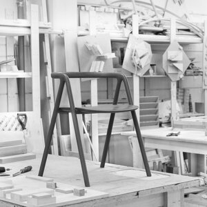 Made By Choice Laakso-chair, dipinto nero cenere