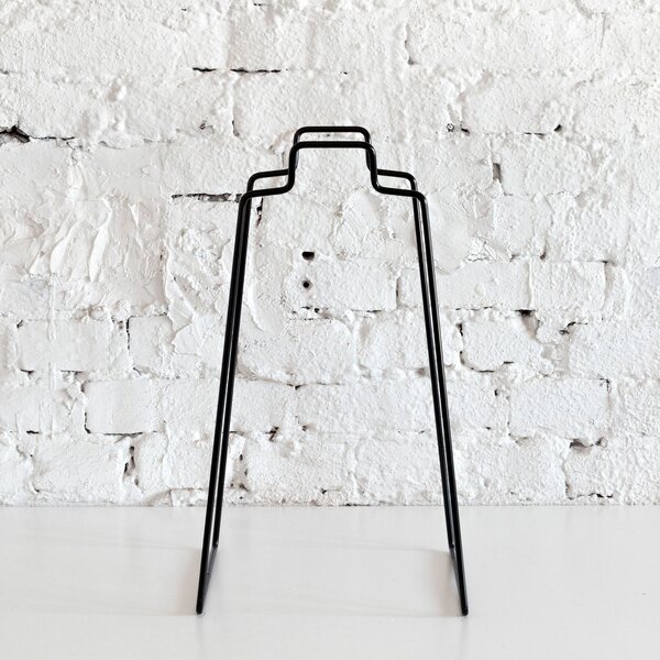 Everyday Design HELSINKI-paperikassiteline, Musta