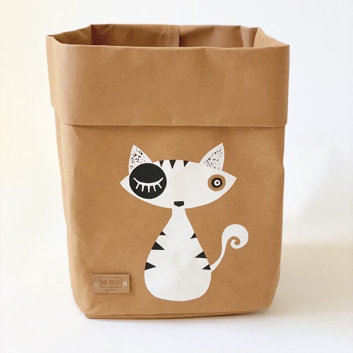 Enjoy Your Life By Demi cat-basket, brown basket / white cat