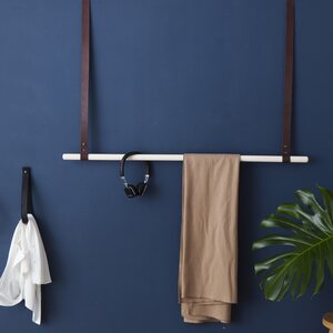 Shelves, coat racks & hangers