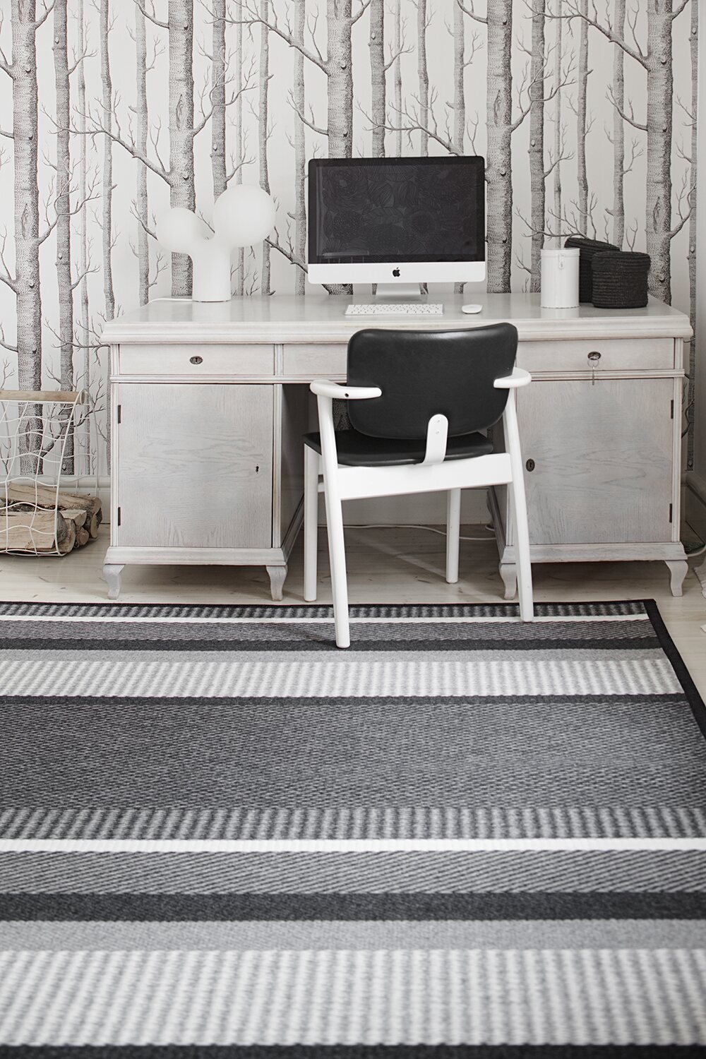 VM Carpet Laituri-villa-paperinarumatto tuoli